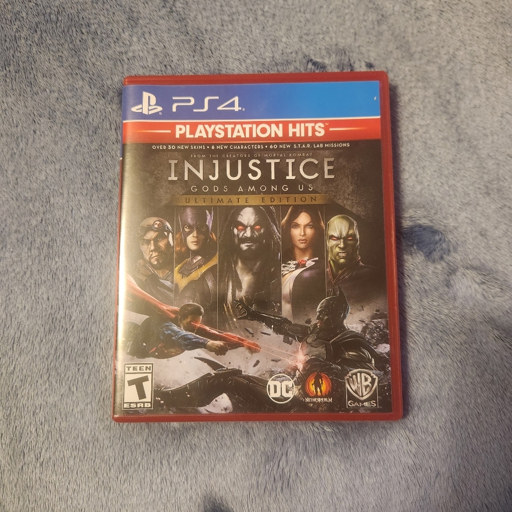 Injustice: Gods Among Us - PlayStation 4 (Red Case)